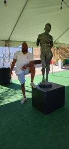 professional sculpture installation and art logistics